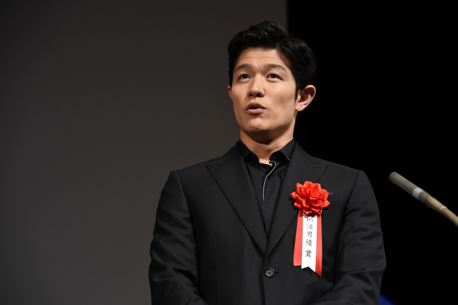 鈴木亮平