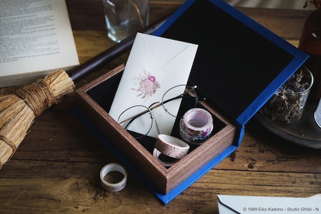 「Donguri Closet限定 魔女の宅急便 ブックケース キキの思い出」の使用イメージ。