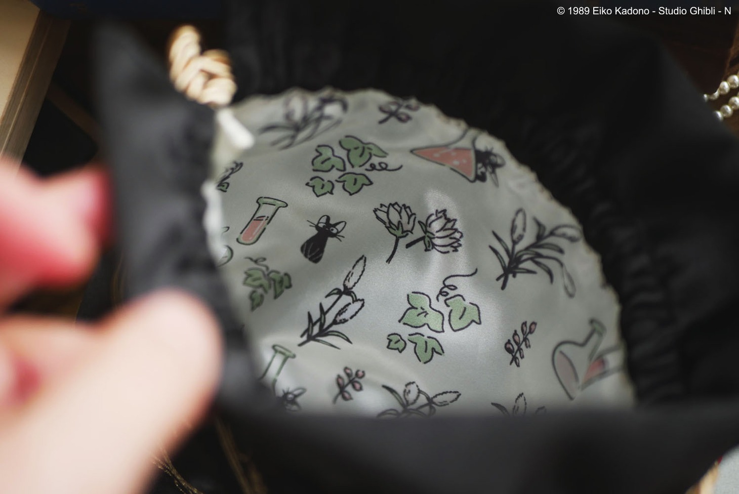 「Donguri Closet 魔女の宅急便 コキリの薬草入れ 刺繍巾着」の内生地。