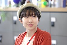 谷本さくら役の畦田ひとみ。