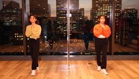 左から朝日奈央、能條愛未。