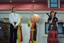 左から北川景子、戸田恵子。