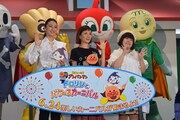 前列左から北川景子、戸田恵子、ドリーミング。
