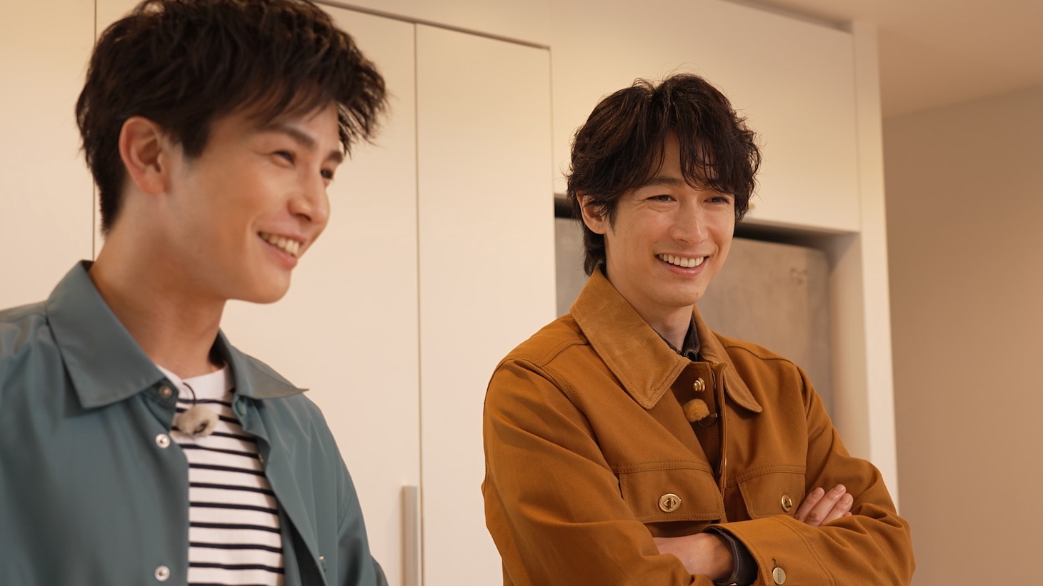 「誉獅子雄の華麗なる休日」より、左から岩田剛典、ディーン・フジオカ。(c)フジテレビ