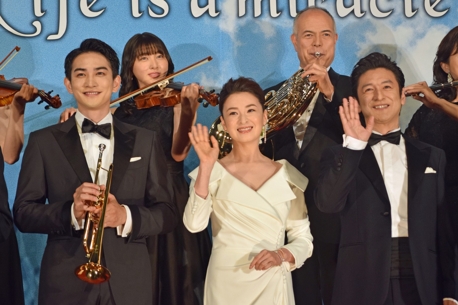 「太陽とボレロ」フォトセッションの様子。