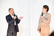 左から宇野祥平、磯村勇斗。