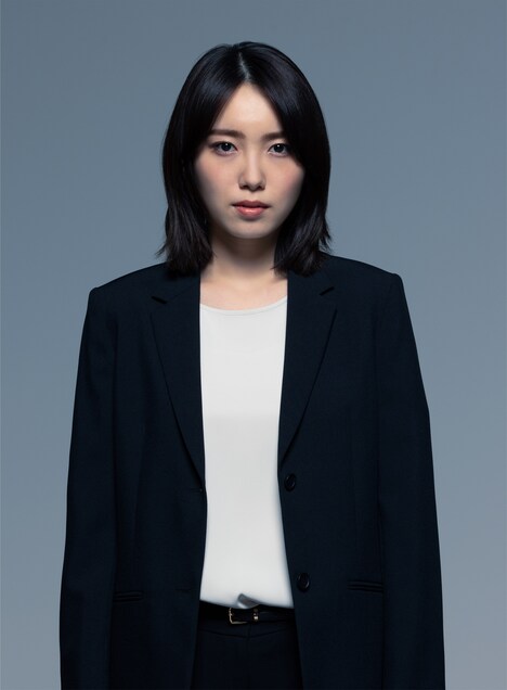 飯豊まりえ演じる心野朱梨。