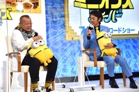 左から笑福亭鶴瓶、市村正親。