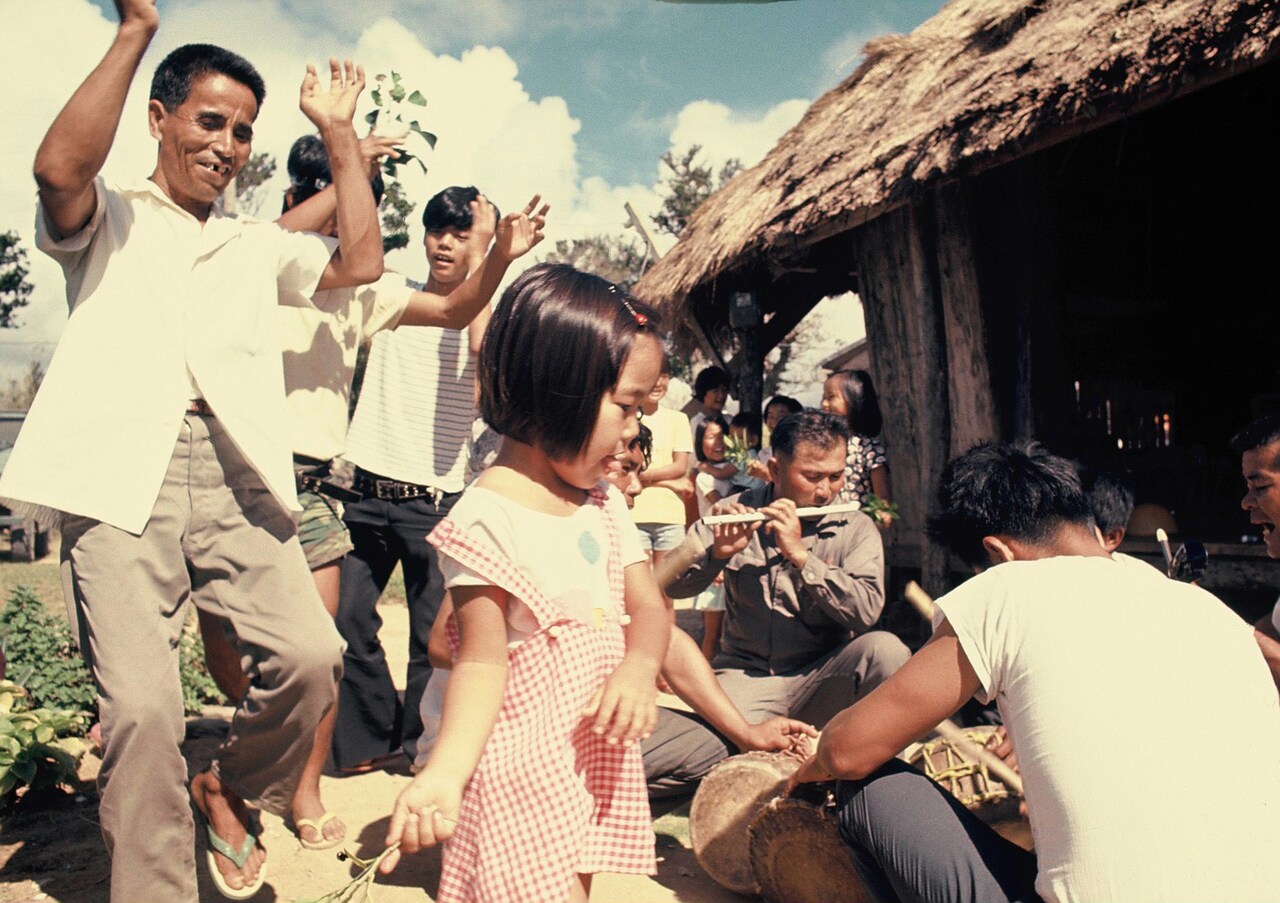 北村皆雄監督作「アカマタの歌」が1週間限定で上映、秘儀の撮影を拒む集落を記録