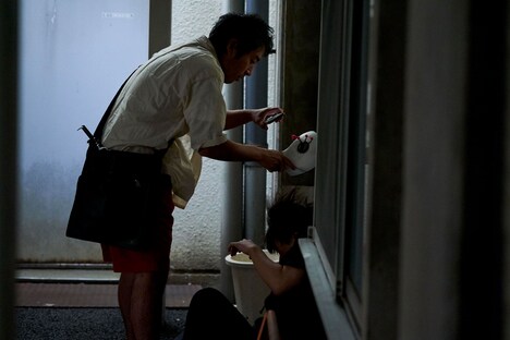 「神は見返りを求める」新場面写真