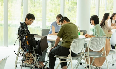 「恋は光」メイキング写真