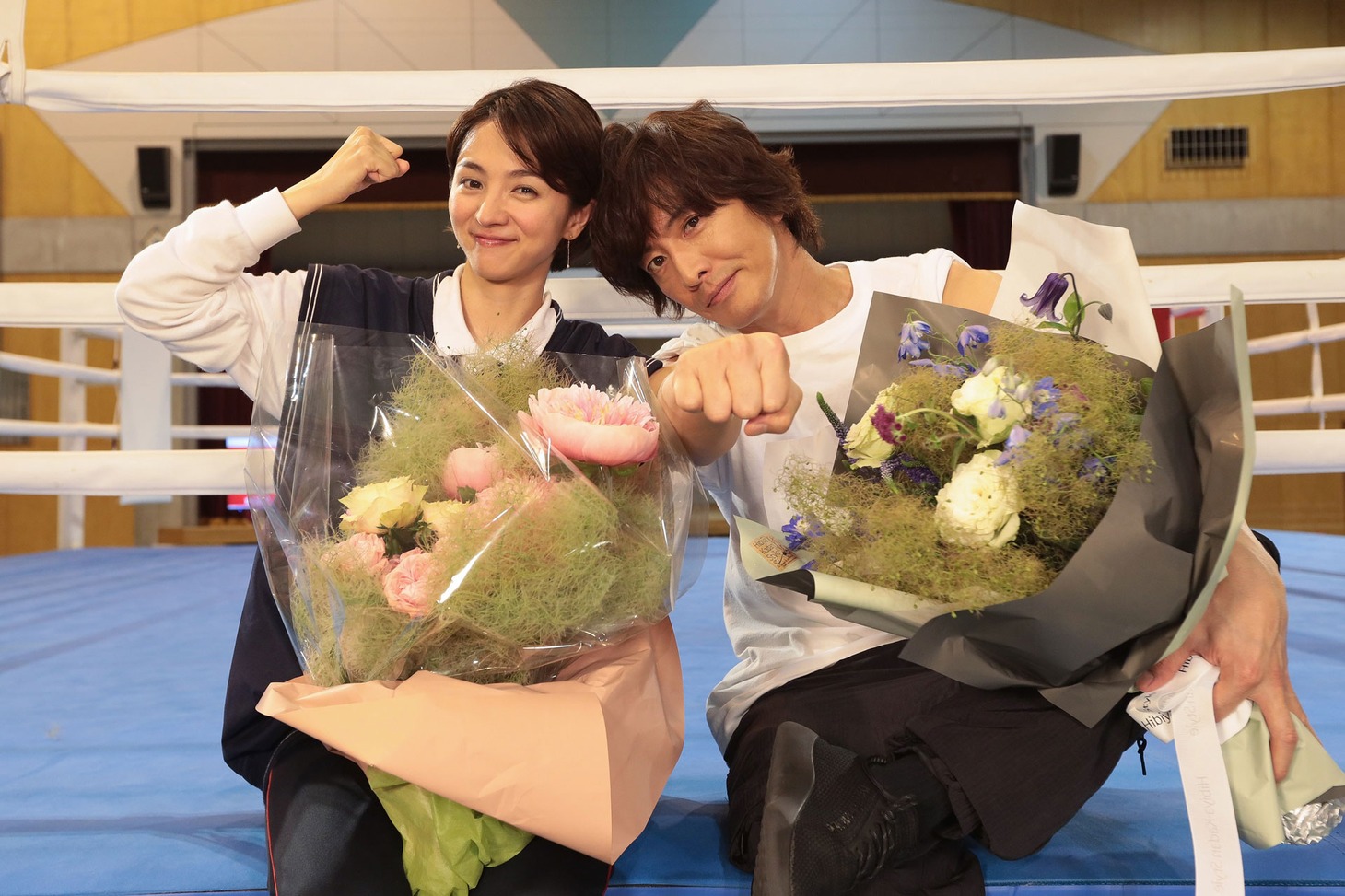 左から満島ひかり、木村拓哉。