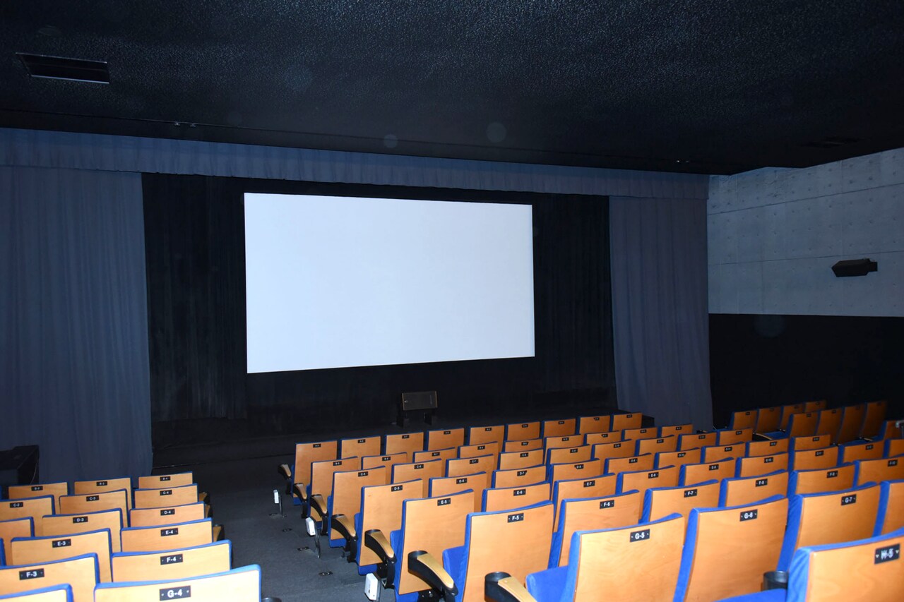 ユーロスペース（スクリーン2）J4の席からの見え方。