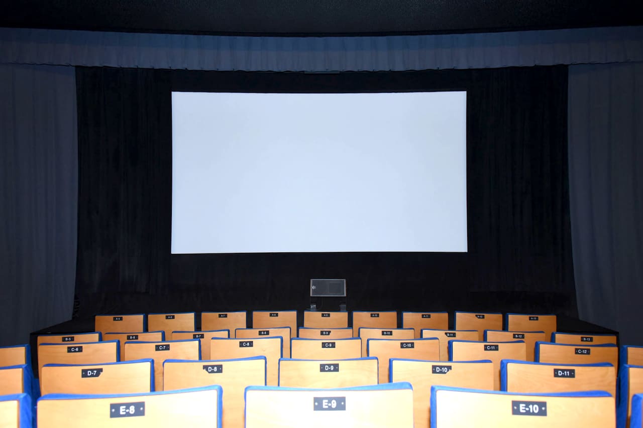 ユーロスペース（スクリーン2）G9の席からの見え方。