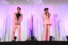 左から笠松将、Crystal Kay。