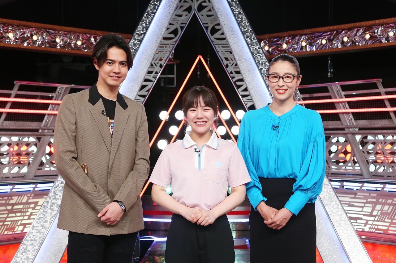 左から片寄涼太、江藤萌生、水野美紀。