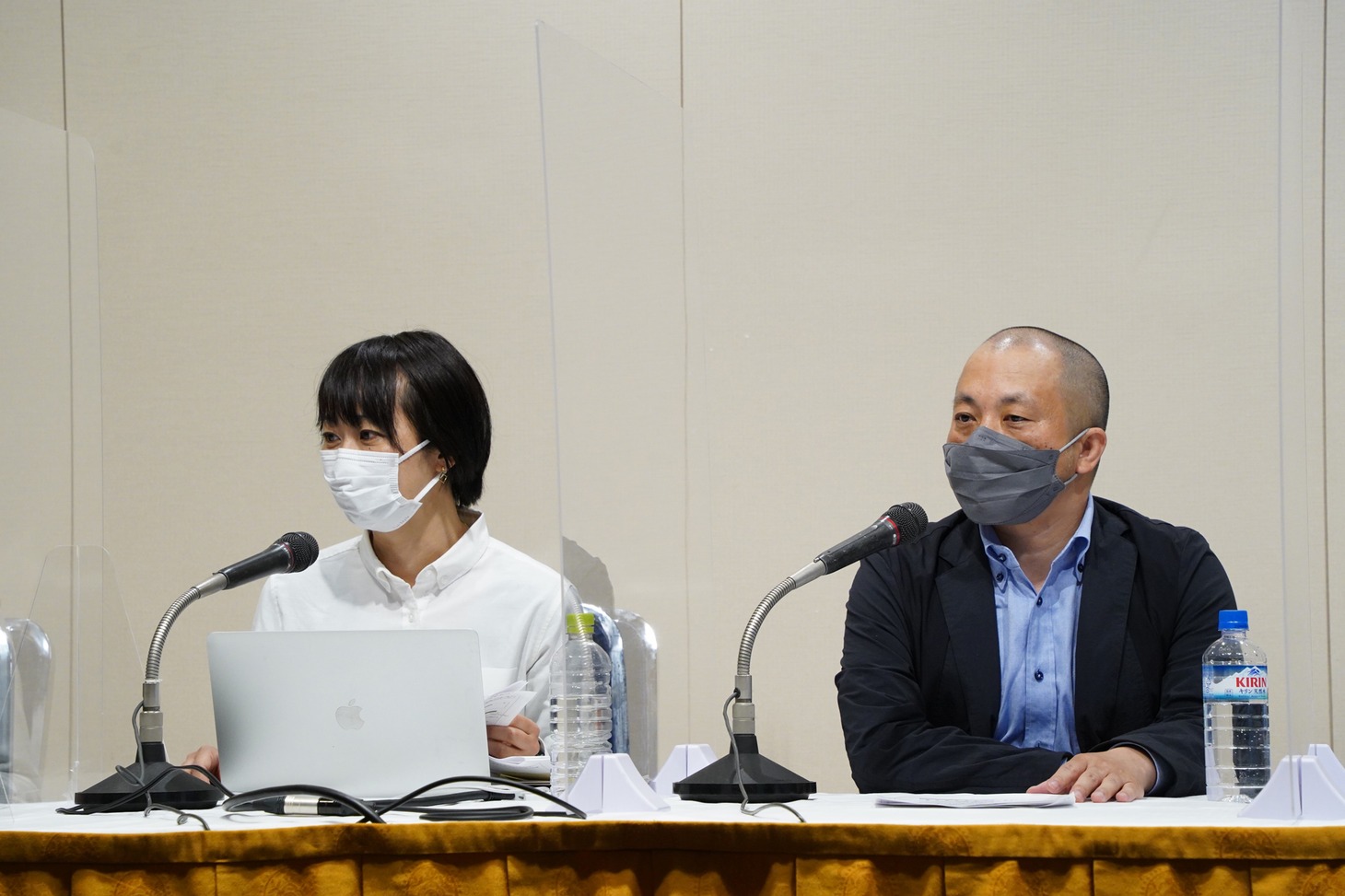 左から横浜聡子、白石和彌。