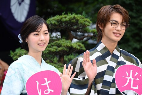 左から西野七瀬、神尾楓珠。