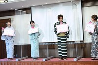 「恋は光」大ヒット祈願イベントの様子。