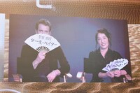 左からヘイデン・クリステンセン、デボラ・チョウ。