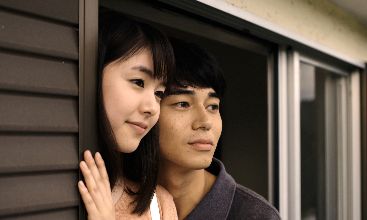 「寝ても覚めても」 (c)2018 映画「寝ても覚めても」製作委員会/ COMME DES CINEMAS