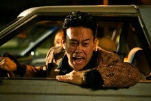 「グッバイ・クルエル・ワールド」新場面写真。宮川大輔演じる武藤。