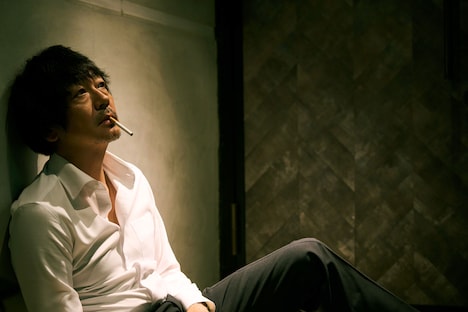 「グッバイ・クルエル・ワールド」新場面写真。大森南朋演じる蜂谷。