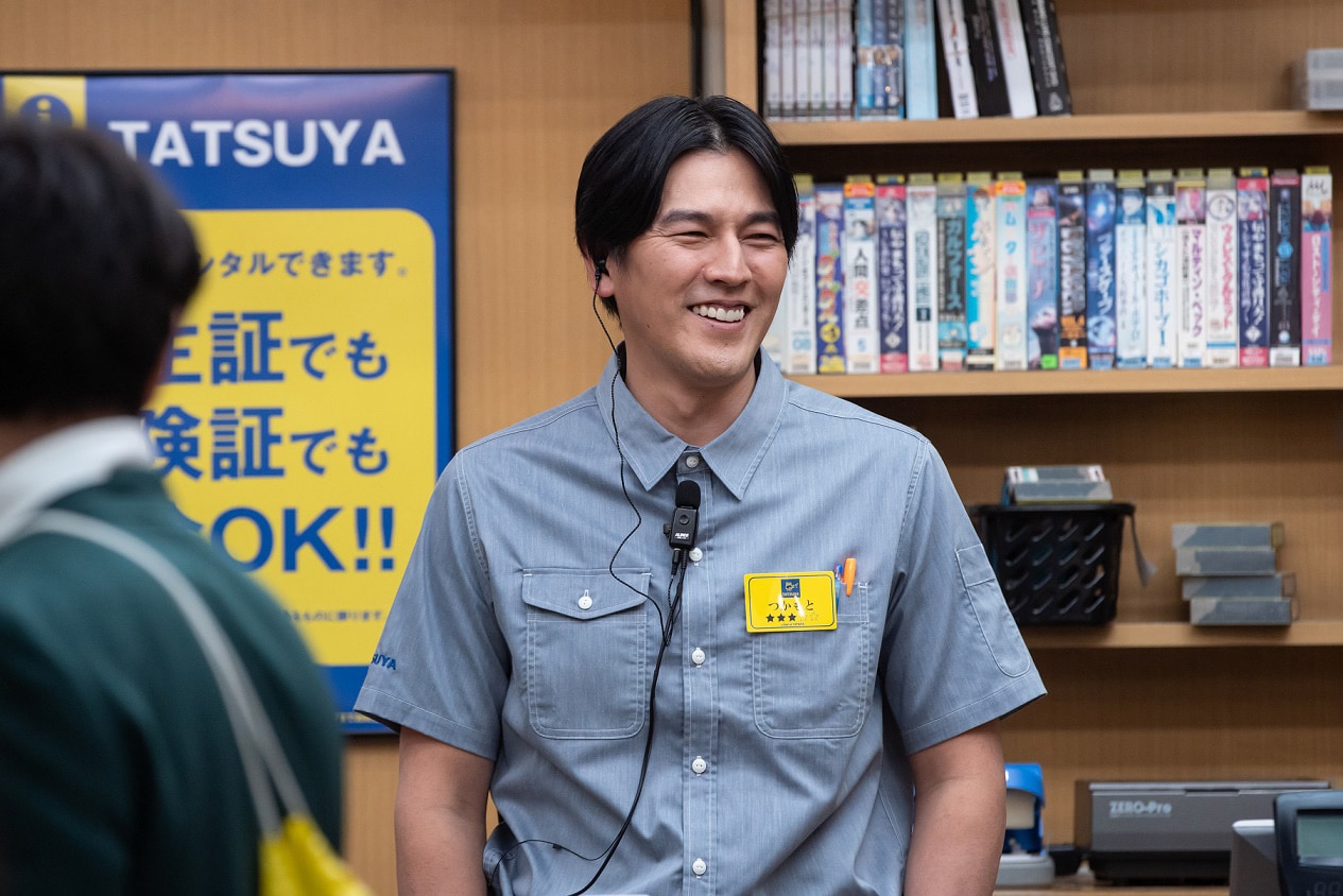 要潤、安藤玉恵、前田旺志郎、北香那、松本穂香が働く姿捉えた「拾われた男」新写真