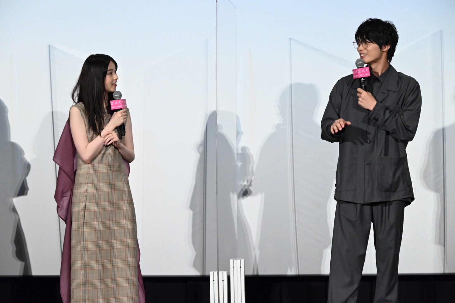 「恋は光」公開記念舞台挨拶の様子。