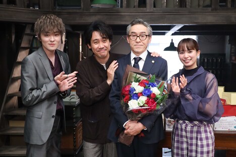 クランクアップの様子。