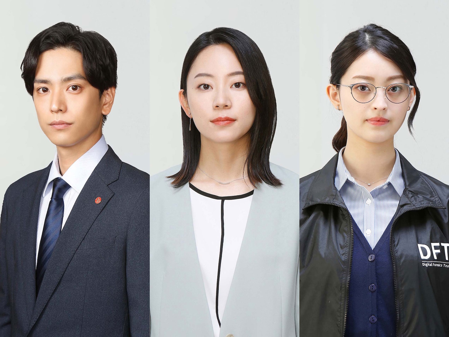 左から黒羽麻璃央、大西礼芳、石川萌香。
