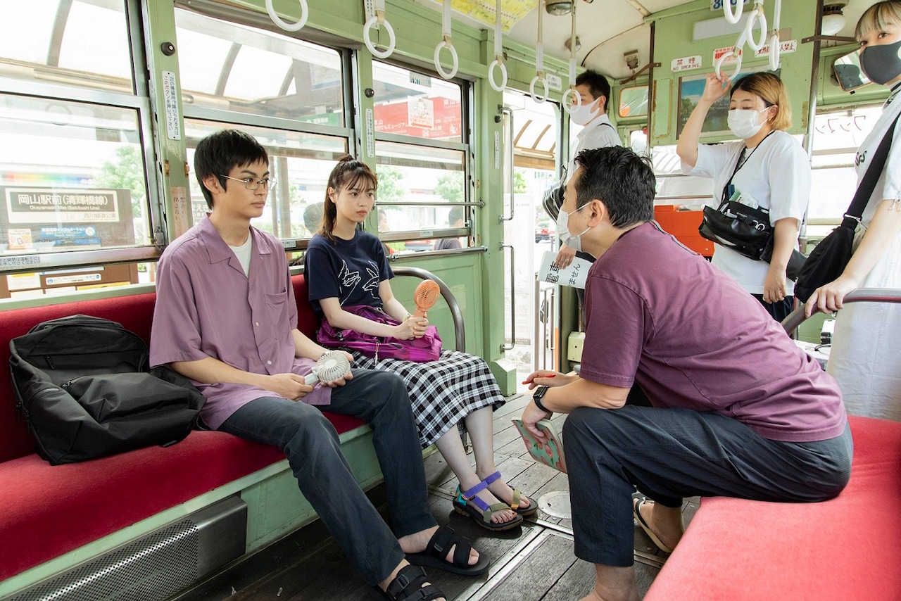 「恋は光」メイキング写真解禁、神尾楓珠が会話シーンを振り返る