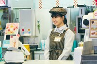 三木理紗子扮する竹村栞那。