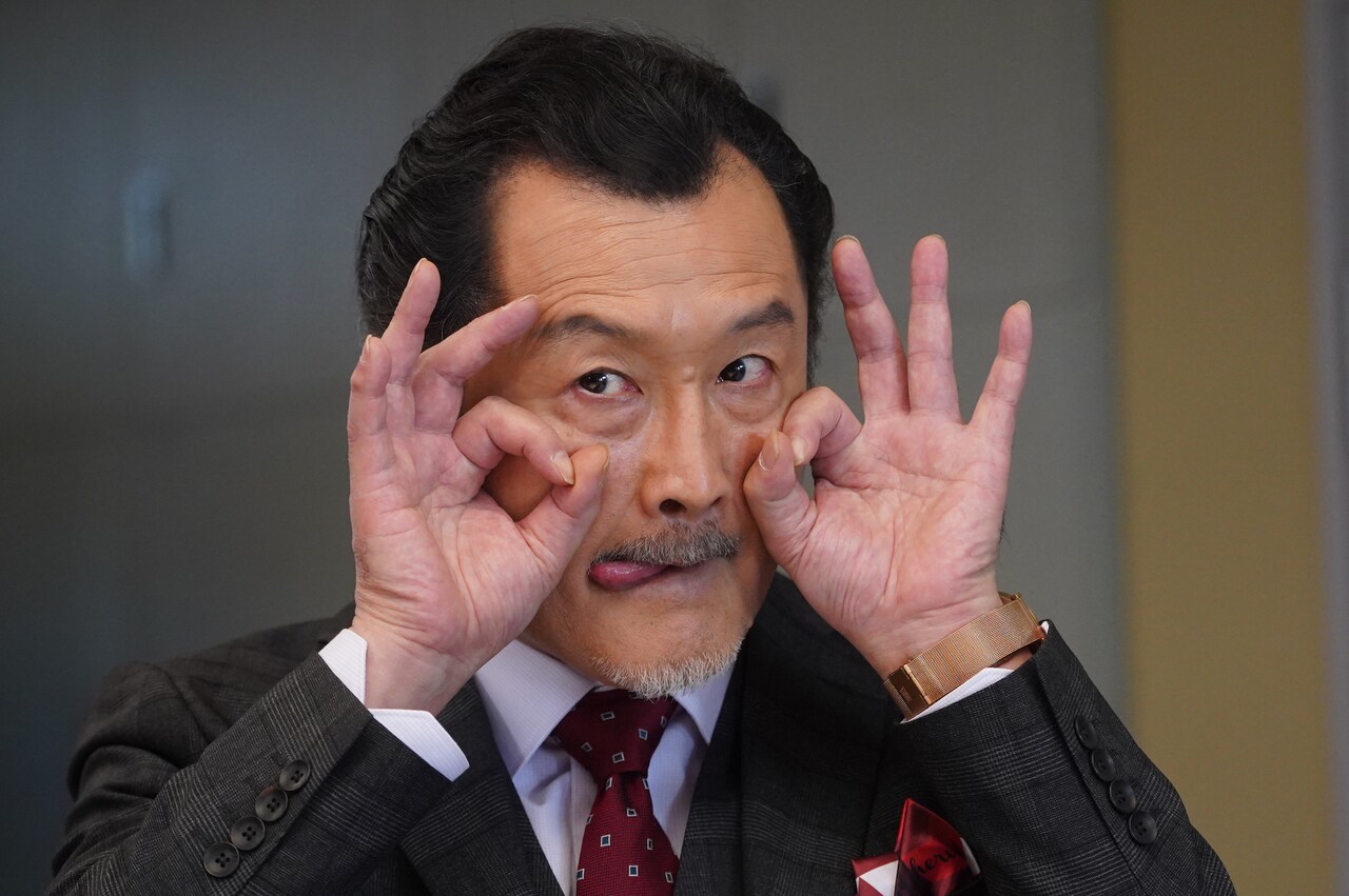 吉田鋼太郎がテヘペロ「監察の一条さん」場面写真、吉岡里帆のウェディングドレス姿も