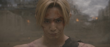 「映画『鋼の錬金術師 完結編 復讐者スカー／最後の錬成』原作コラボPV」より。