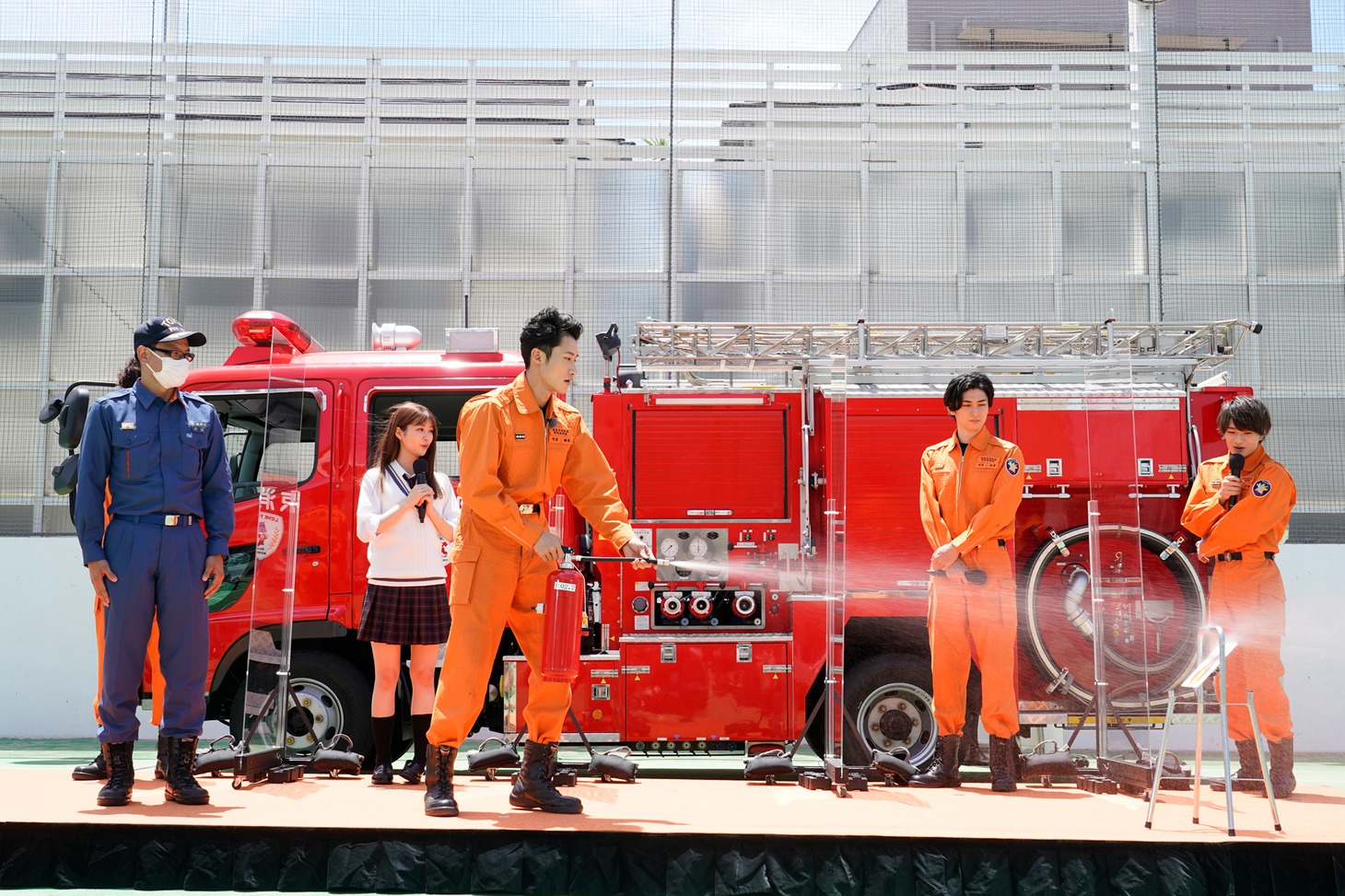 「モエカレはオレンジ色」公開直前“消防訓練サプライズ”イベントの様子。