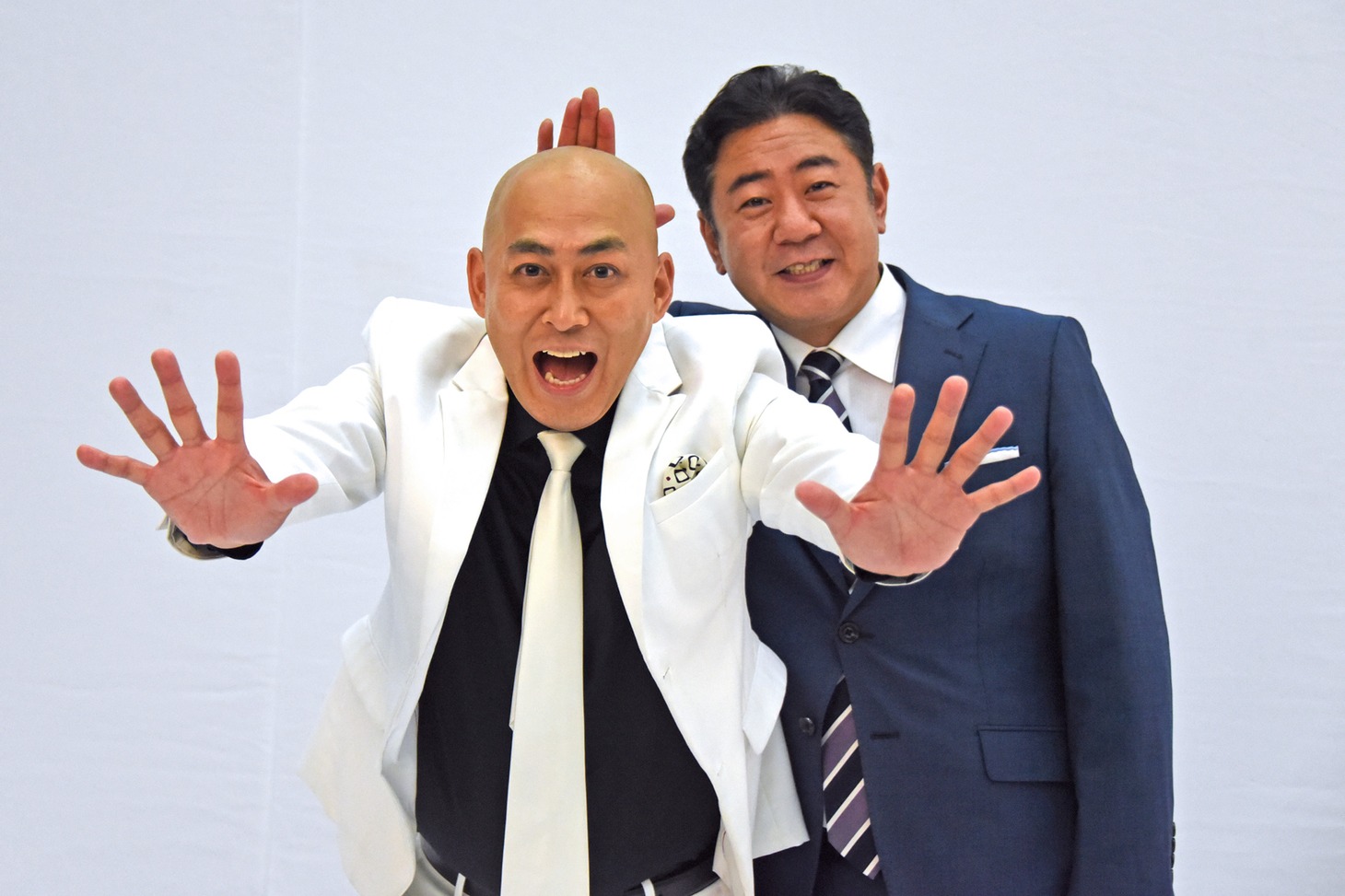 錦鯉の長谷川雅紀（左）、渡辺隆（右）。