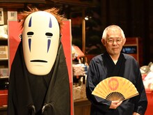 「鈴木敏夫とジブリ展」開会セレモニーに出席した鈴木敏夫（右）。