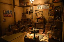 鈴木敏夫の想像力を育んだ「四畳半」を再現したセット。