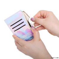 「仮面ライダーフォーゼ ミニウォレット」の使用イメージ。