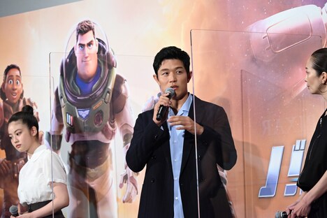 「バズ・ライトイヤー」初日舞台挨拶の様子。