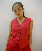 アンナ・サワイ