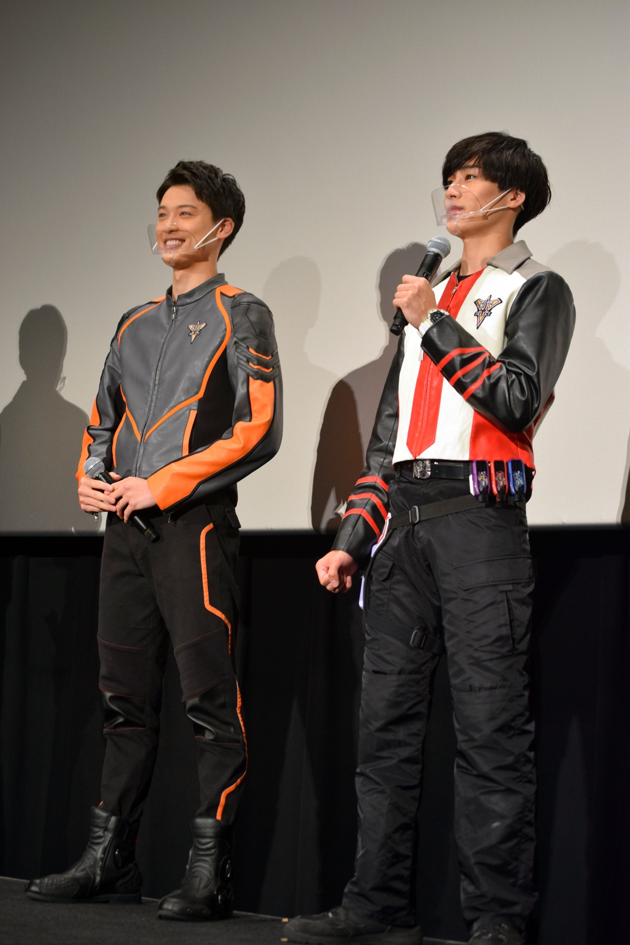 左ら松本大輝、寺坂頼我。