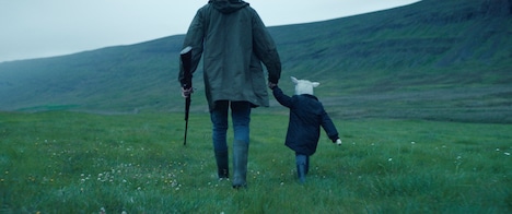 「LAMB／ラム」新場面写真