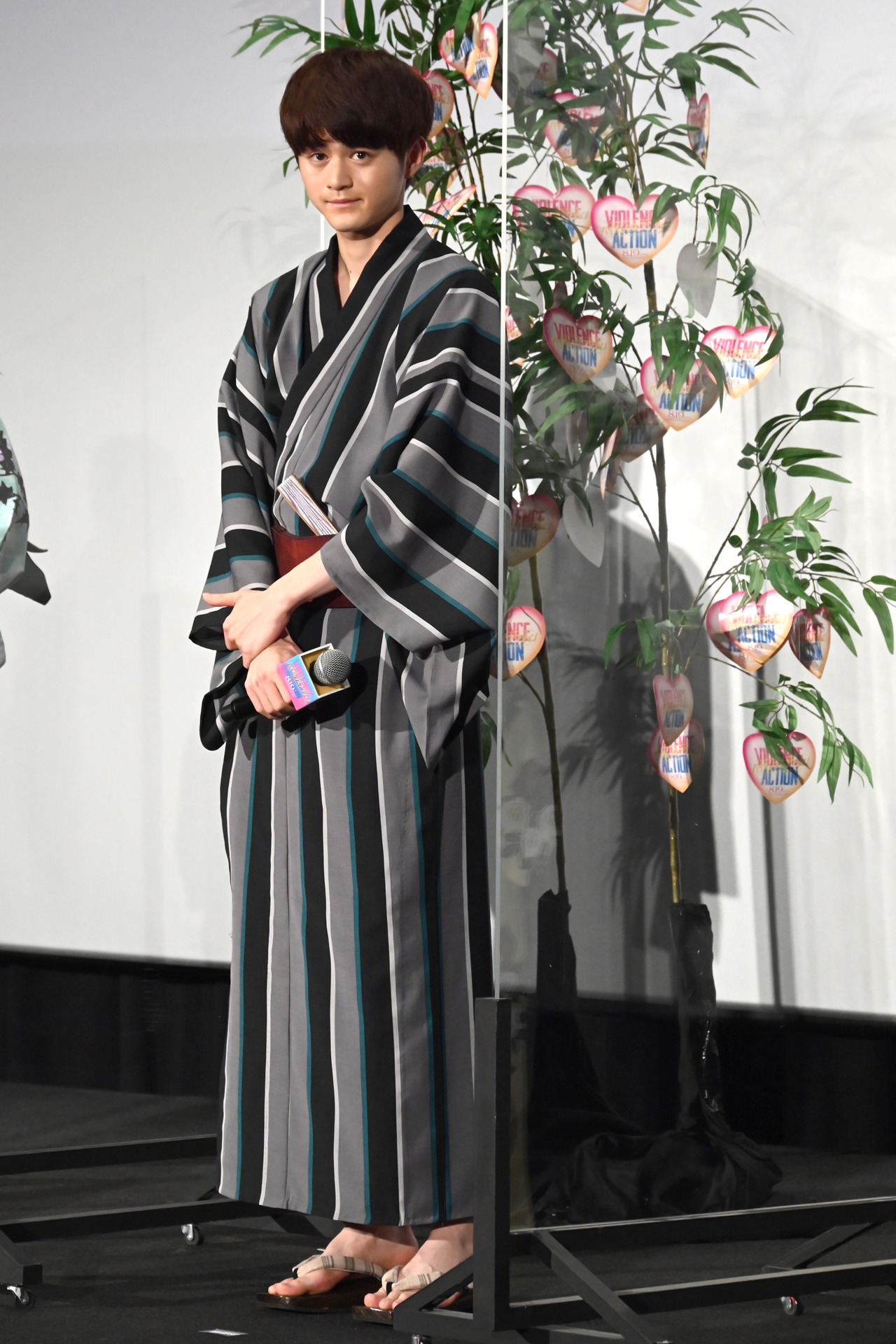 鈴鹿央士