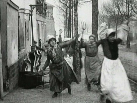 「ソーセージ競争」 (c)DR