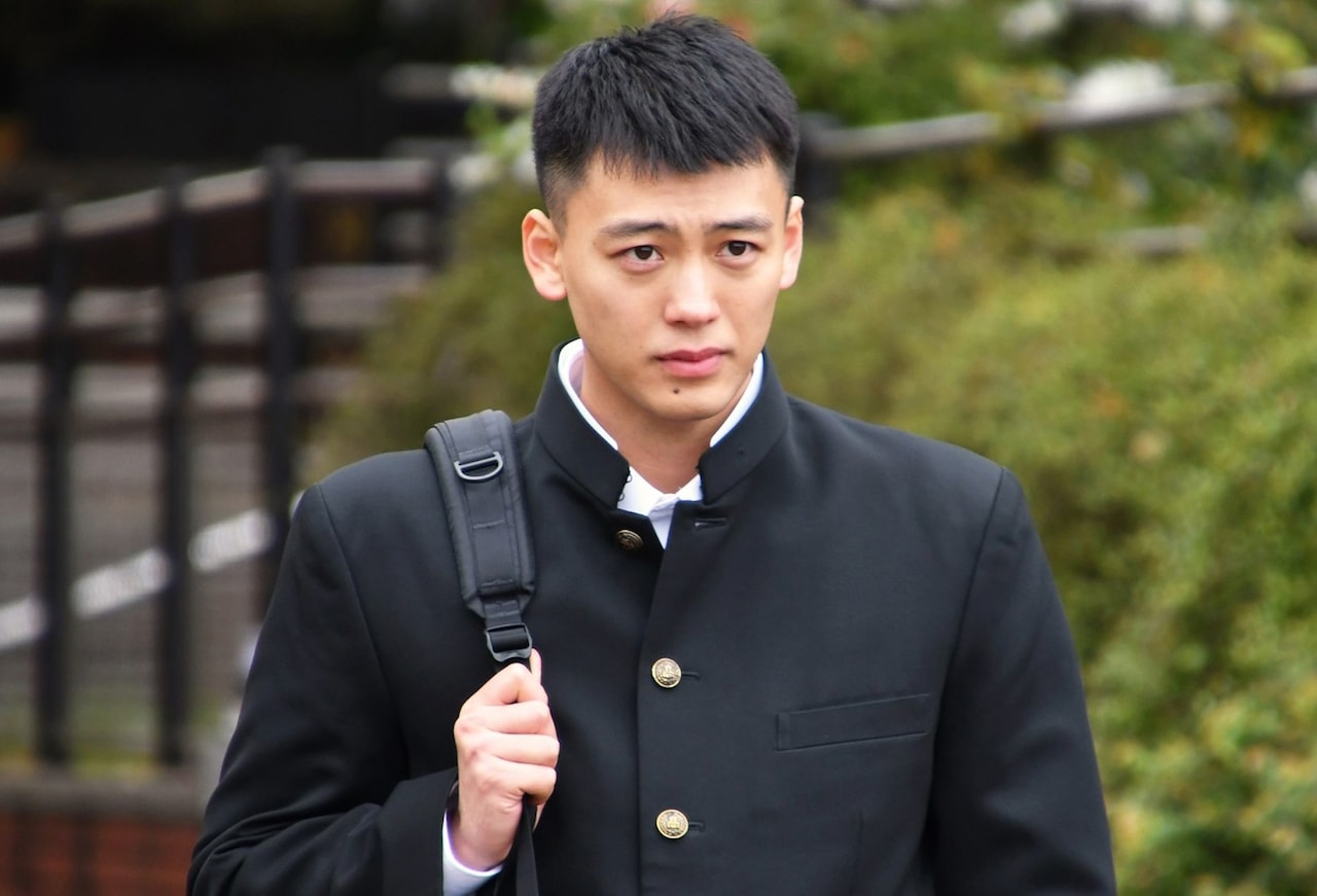 制服の竹内涼真と新木優子、踊る平手友梨奈「六本木クラス」第1話場面写真が公開