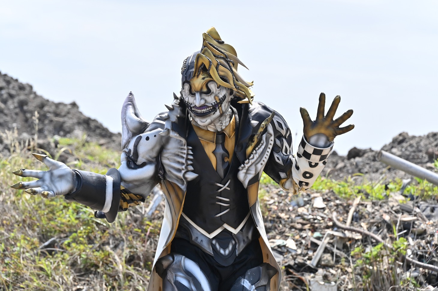 「劇場版 仮面ライダーリバイス バトルファミリア」