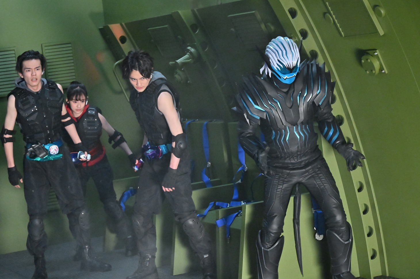 「劇場版 仮面ライダーリバイス バトルファミリア」