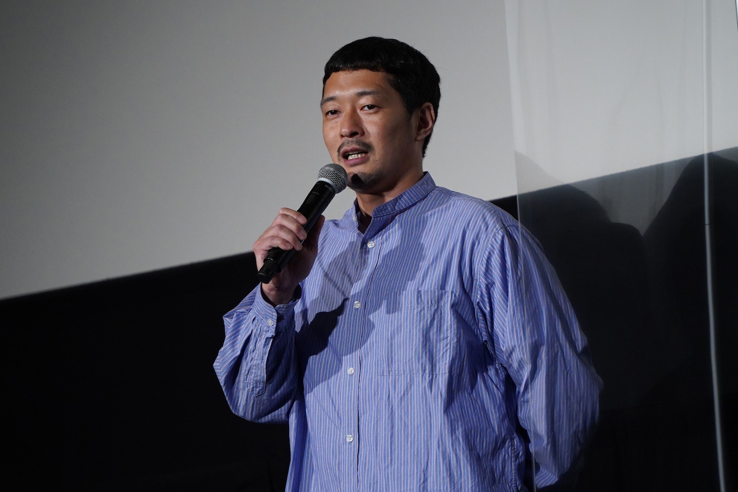 綾部真弥